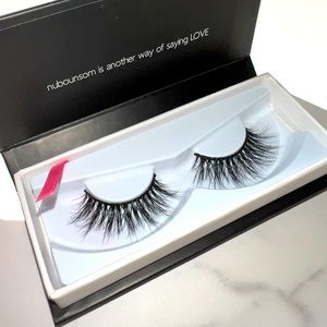 NIB never worn nu•bounsom in style Bombay